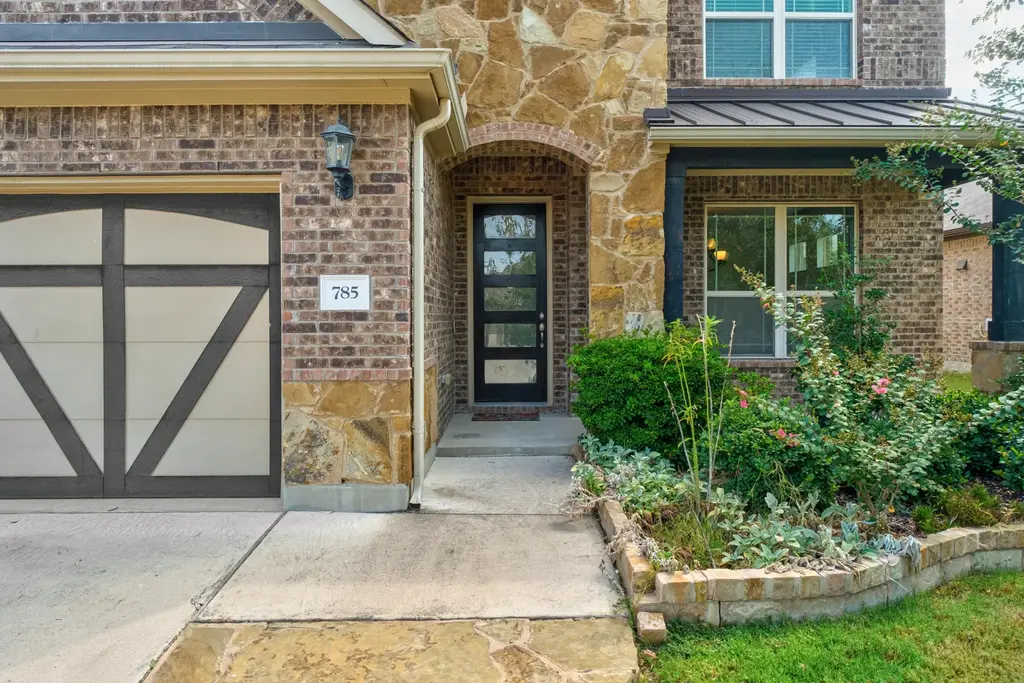 785 Vista Garden Drive, Buda