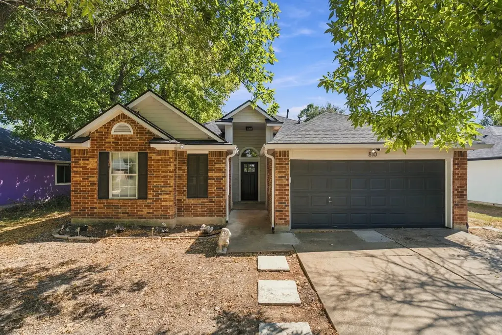 810 Honeysuckle Drive, Leander