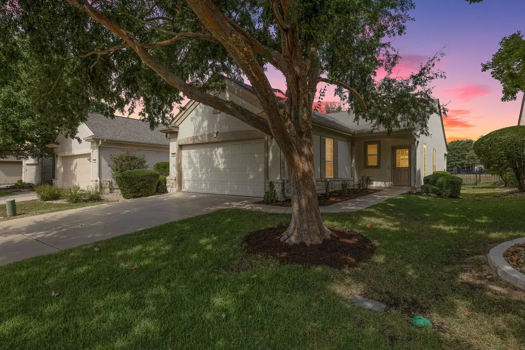 210 Crockett Loop, Georgetown