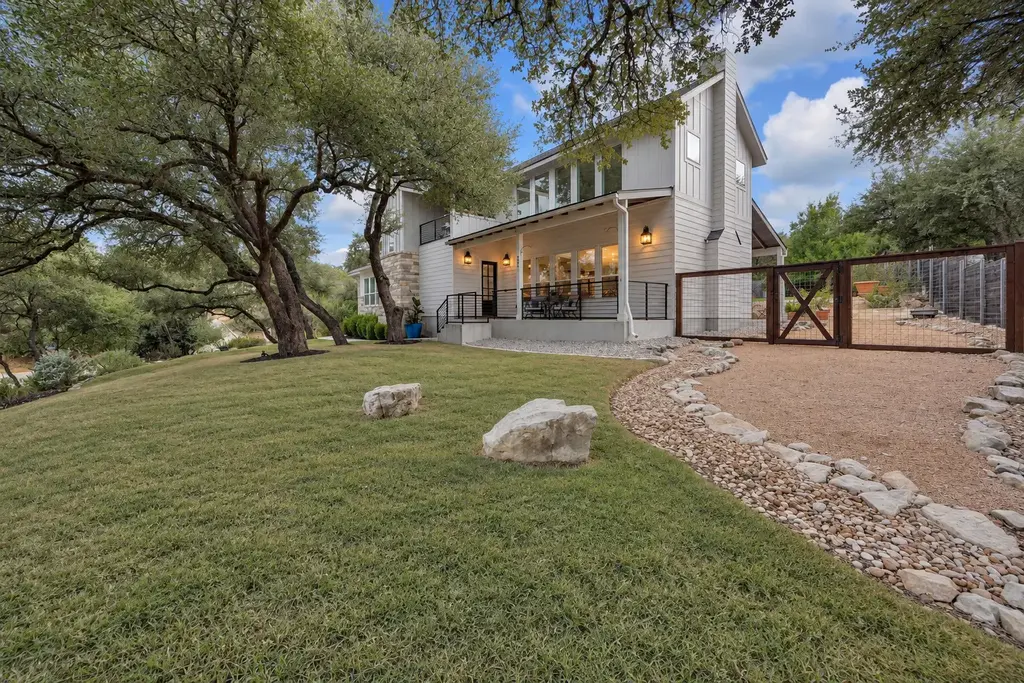 501 Alva Drive, Spicewood