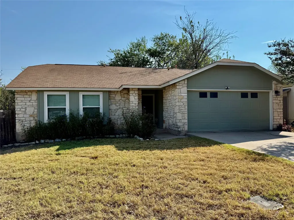 2107 Whispering Drive, Round Rock