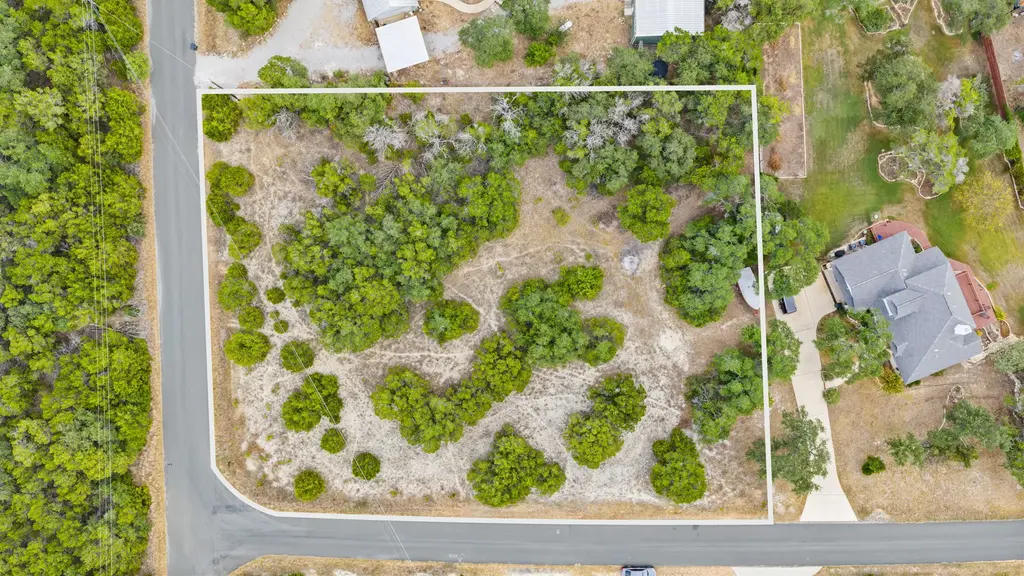 927 Debco Lane, Spicewood