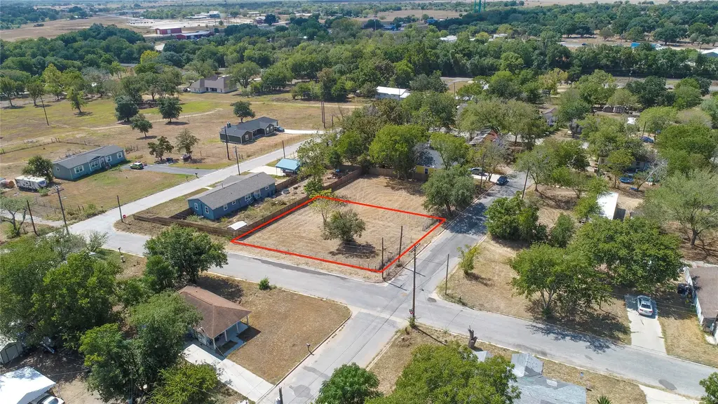 1602 Cummings Street, Luling
