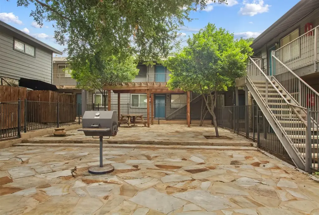 1302 Parker Lane Lane 111, Austin