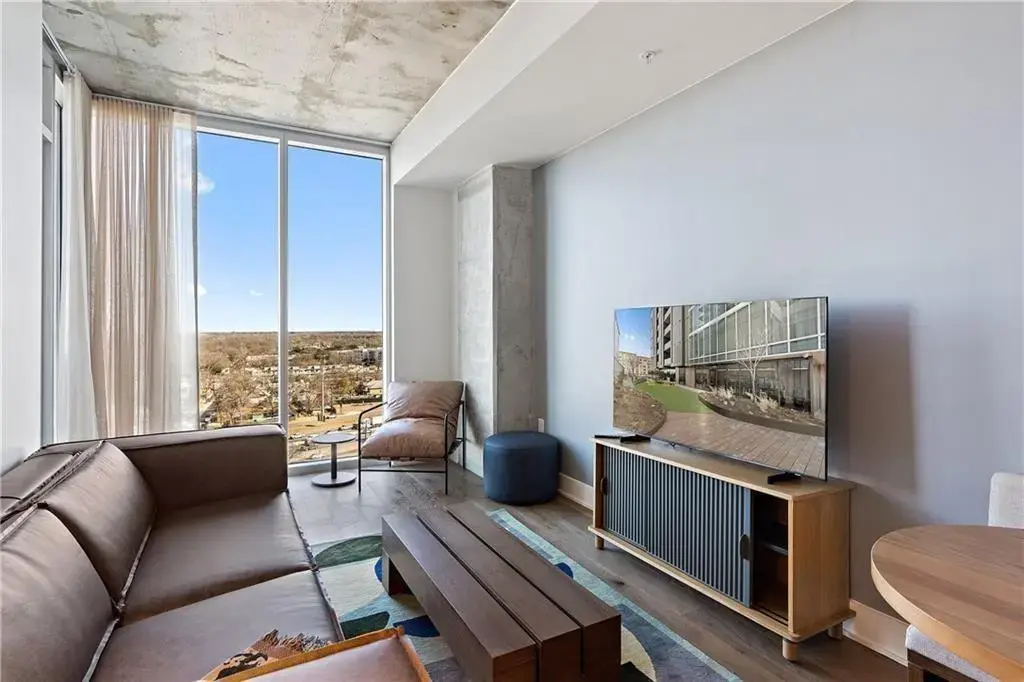 48 East Avenue 1506, Austin
