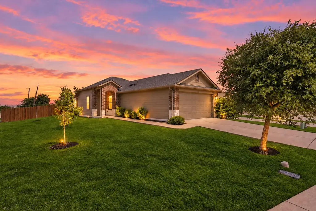 12300 Riprap Drive, Manor