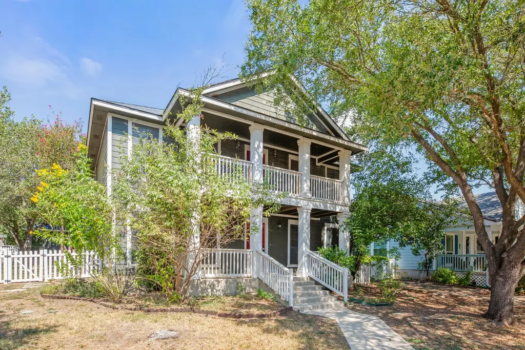 5801 Mcnaughton N, Kyle