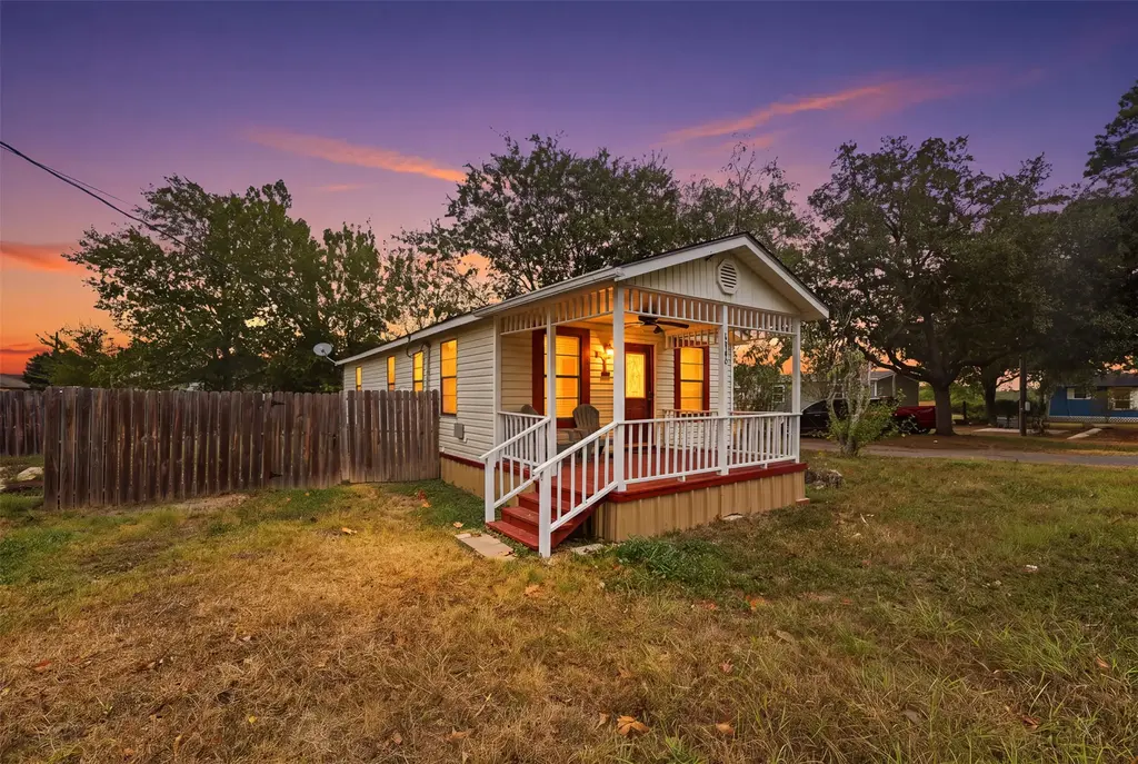 1904 Dreyer Lane, Gonzales