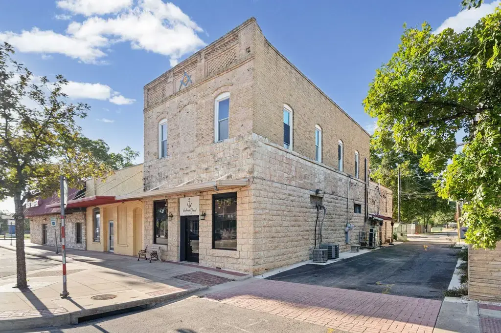 107 W Center Street, Kyle