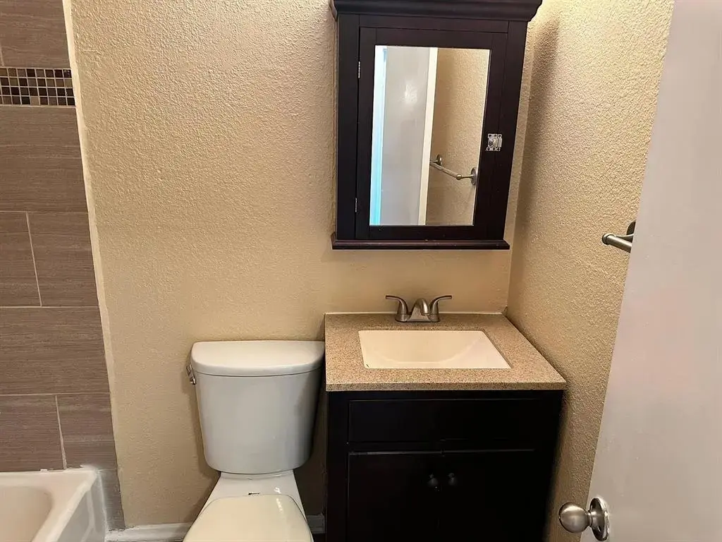 2401 Manor Road 220, Austin