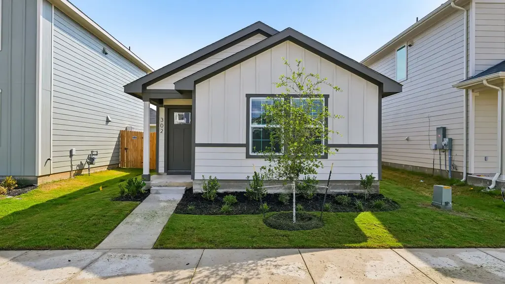 302 Santo Domingo Road, Bastrop
