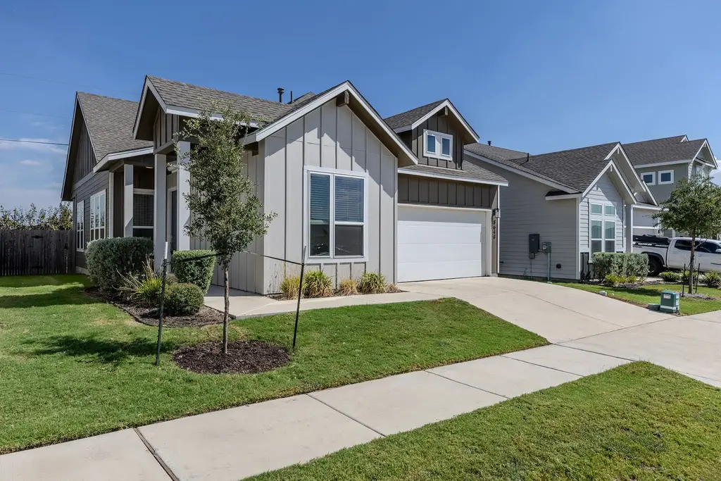8648 Wellspring Loop, Round Rock