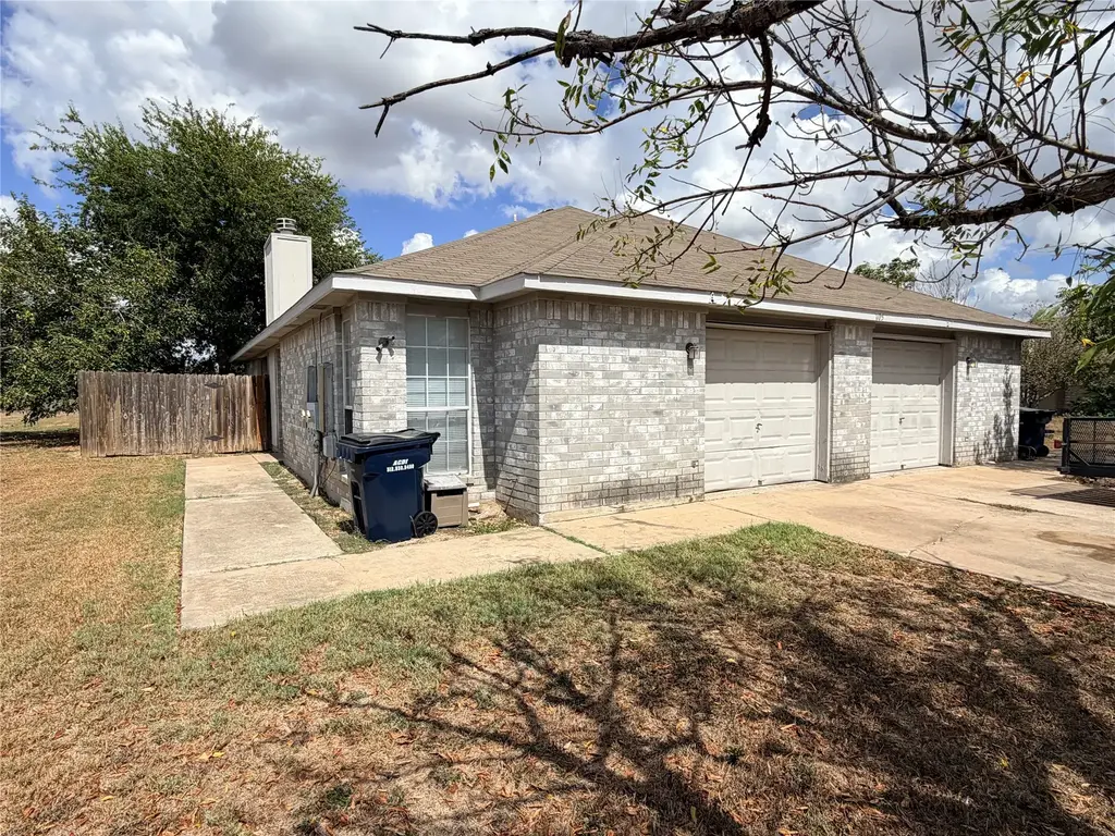 105 Axis Deer Trail A, Hutto