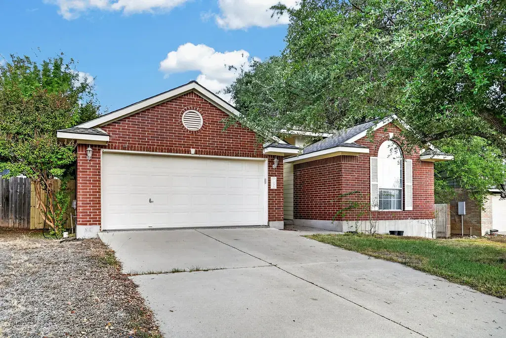 1006 Clear Lake Lane, Leander