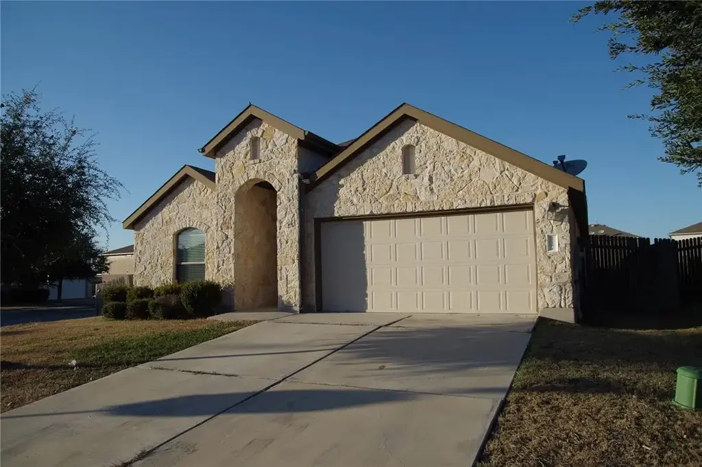 117 Antelope Plains Road, Buda