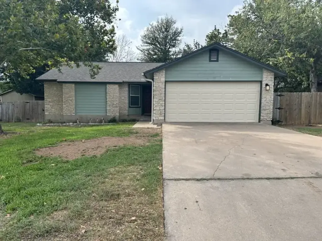 305 Meadowcreek Circle, Round Rock