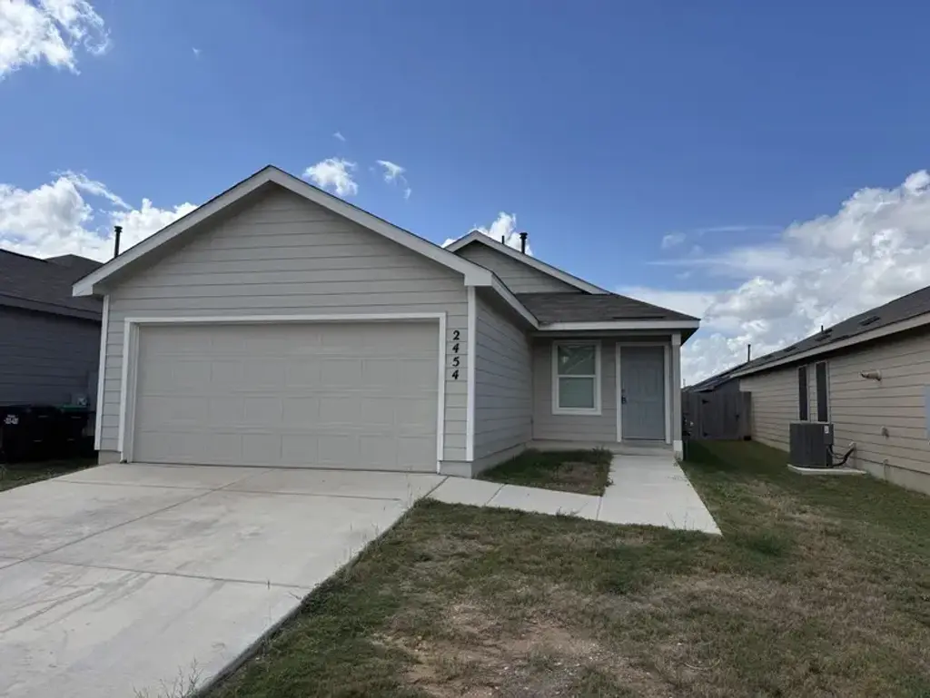 2454 Broken Arrow, New Braunfels