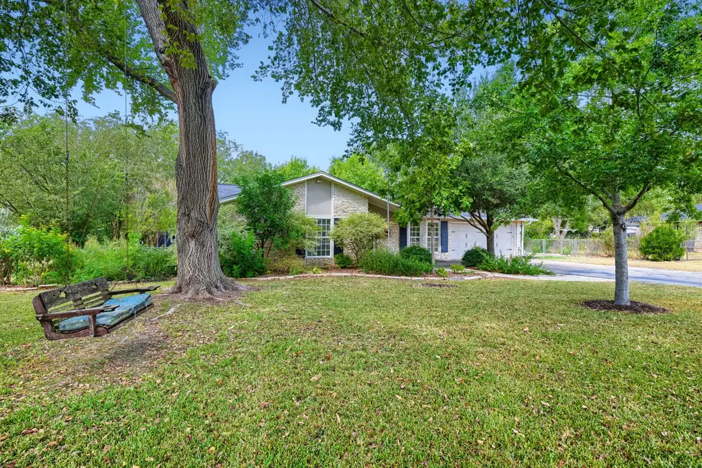 13100 Running Deer Trail, Manchaca