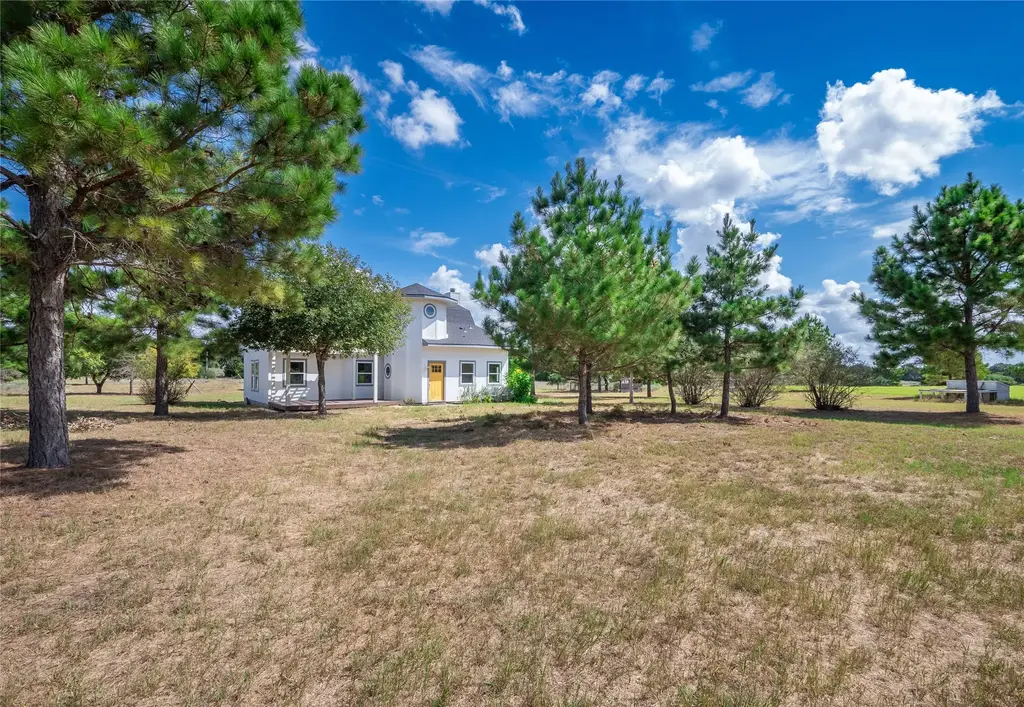 245 Country Lane, McDade