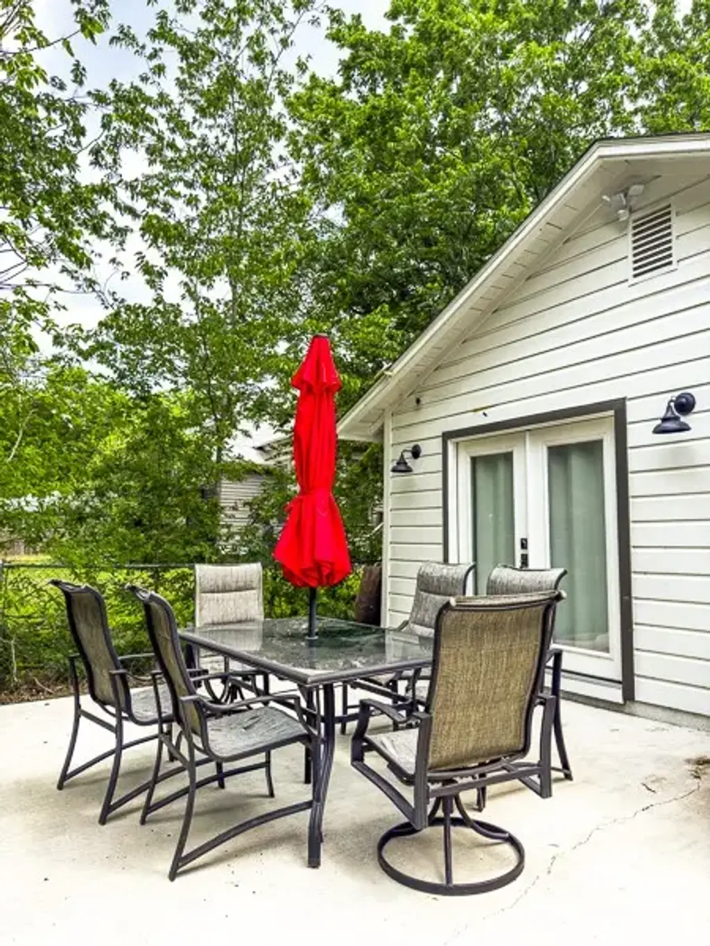 403 Lizzie Street, Taylor