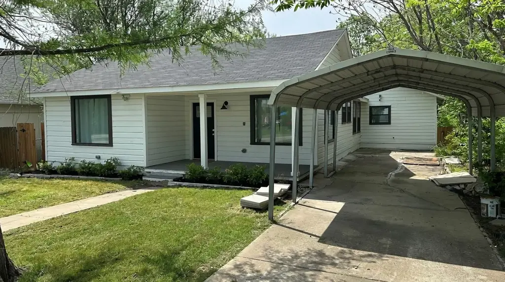 403 Lizzie Street, Taylor