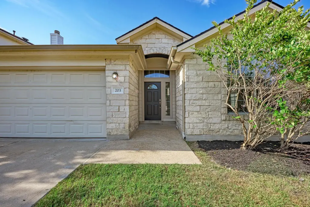 203 Newport Landing Place, Round Rock