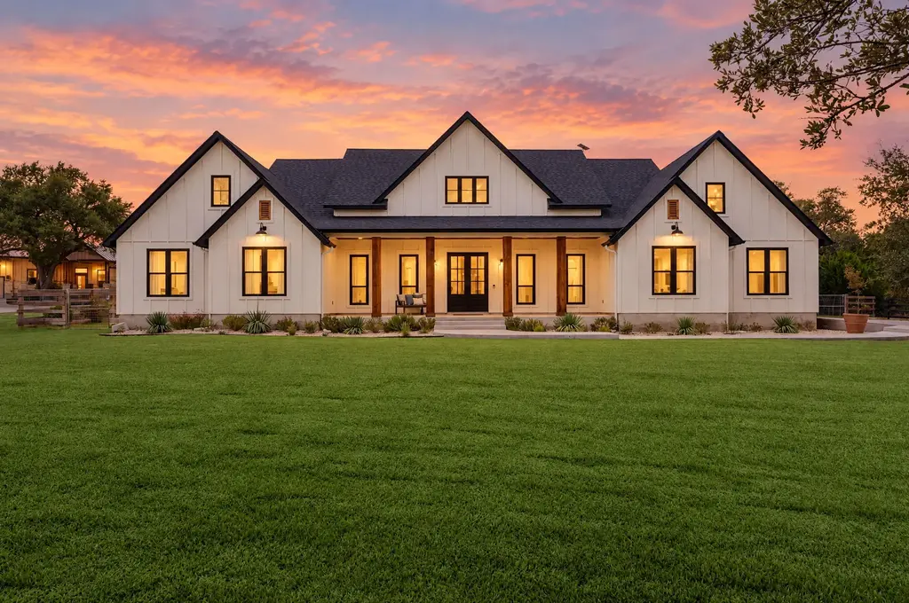 32831 Rr 12, Dripping Springs