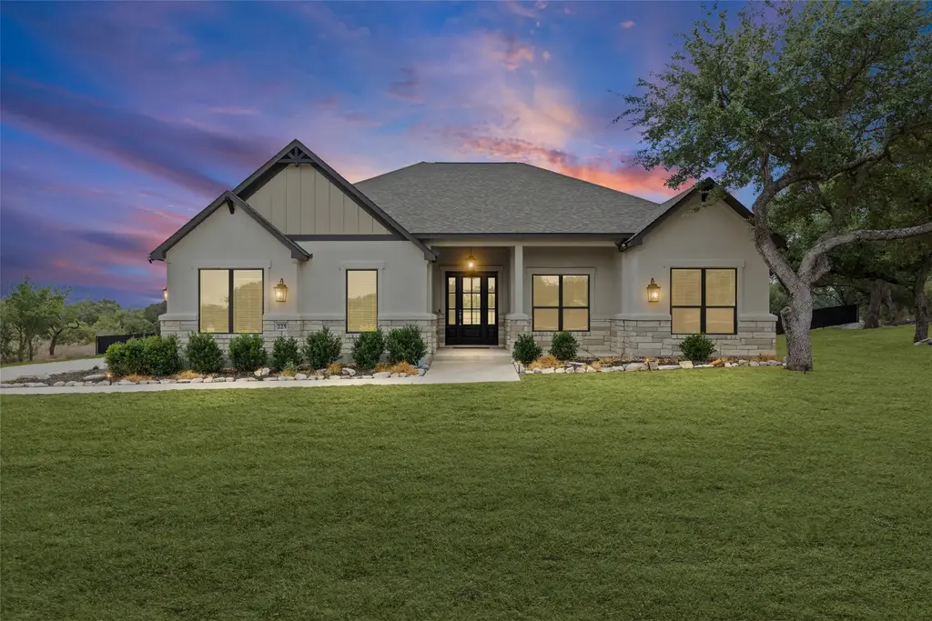 225 Spicewood Trails Drive, Spicewood
