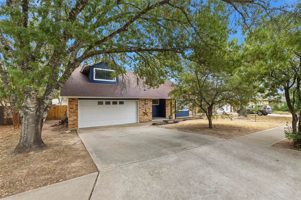 6103 Smith Oak Trail, Austin