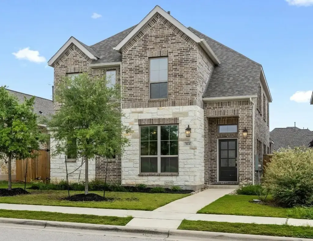 924 Azul Lagoon Drive, Leander