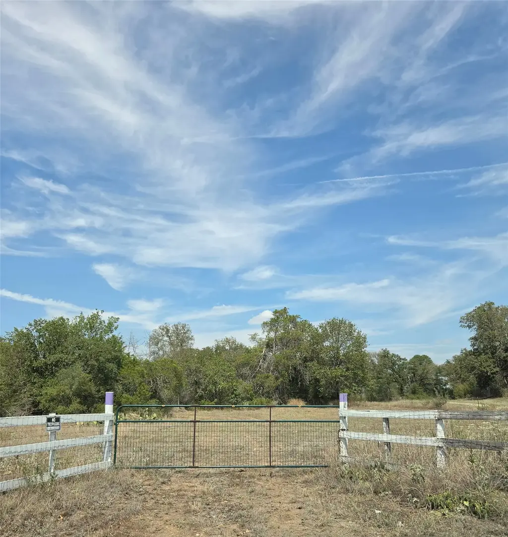 N/A, Bastrop