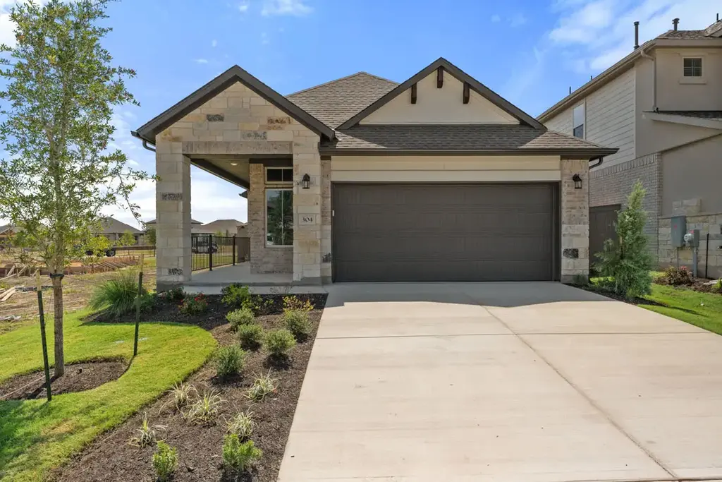 304 Rock Daisy Trail, Hutto