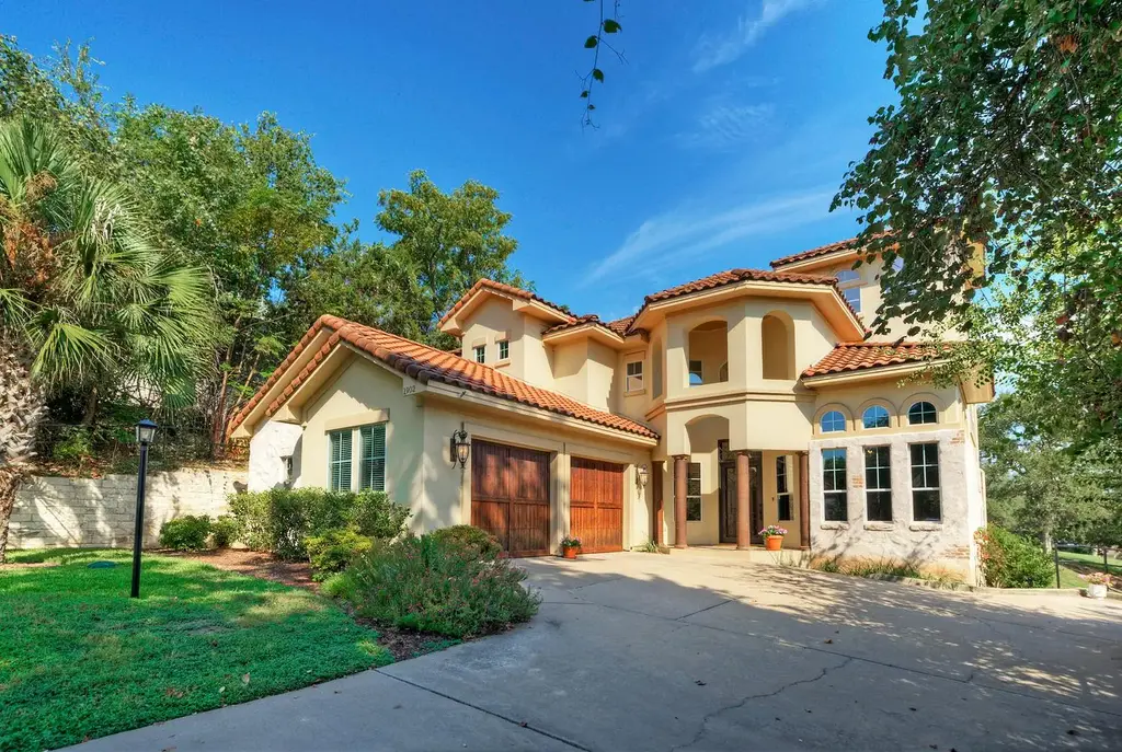 1902 Lakeway Boulevard, Lakeway