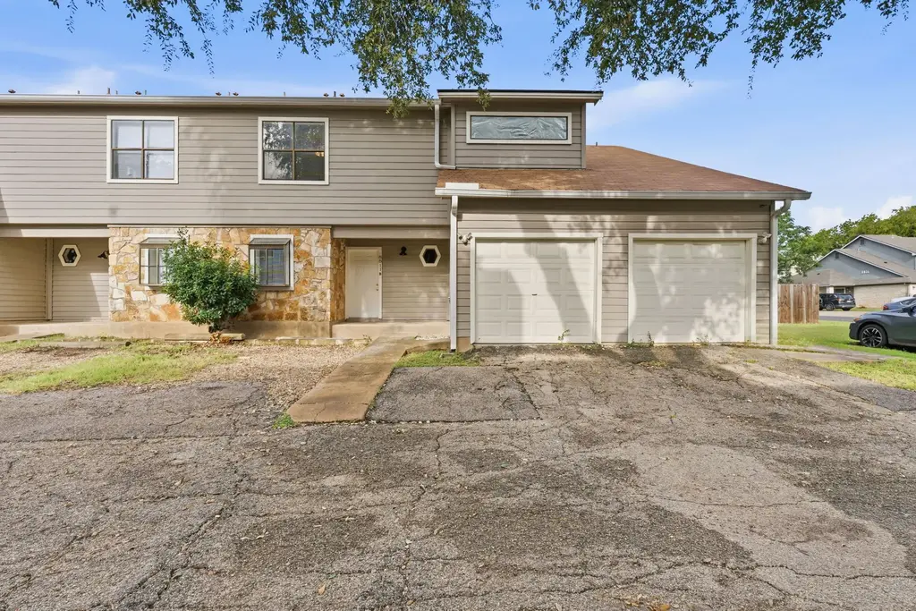 8811 Schick Road B, Austin
