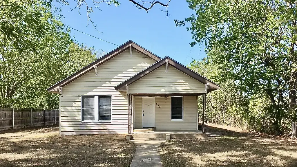 606 Mesquite Street, Bastrop