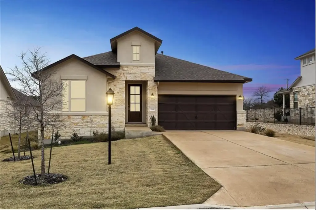 218 Gulfton Street, Lakeway