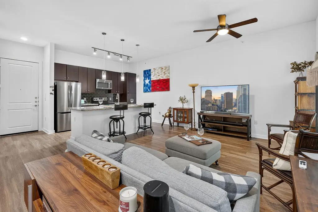 1900 Barton Springs Road 2047, Austin