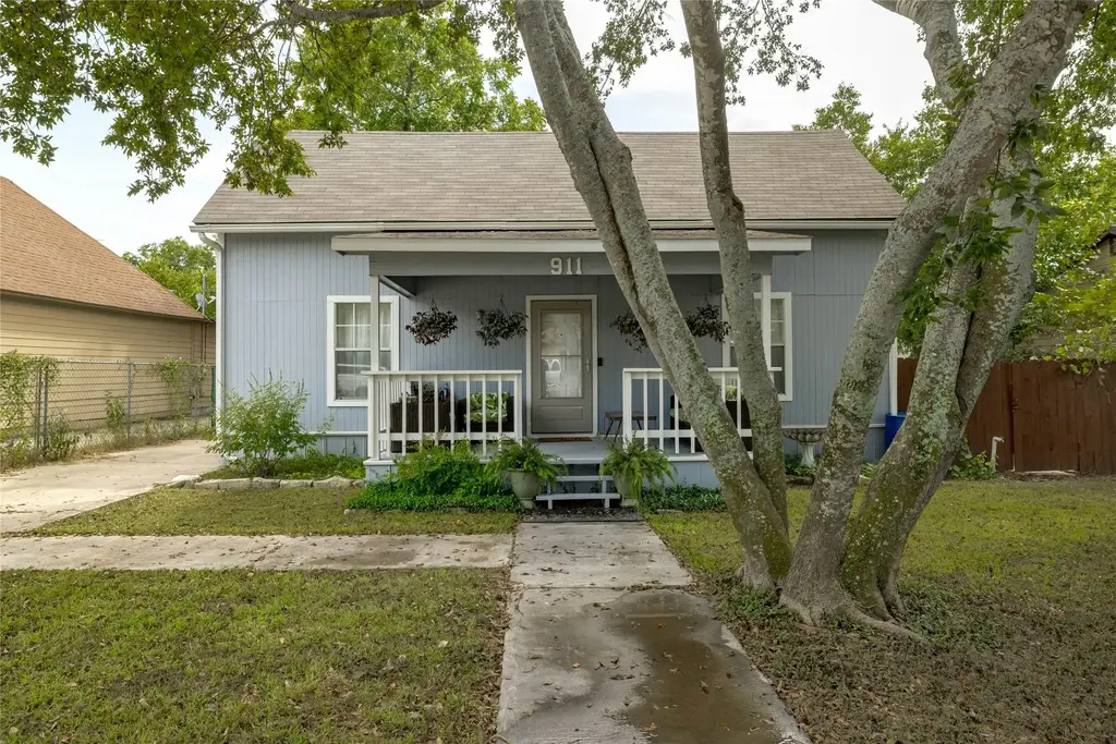 911 W 3rd Street, Taylor