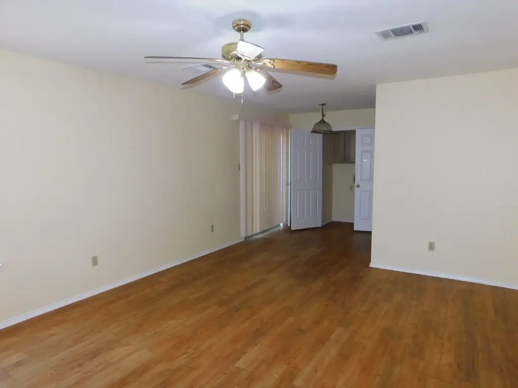 2211 Katy Lane D, Georgetown