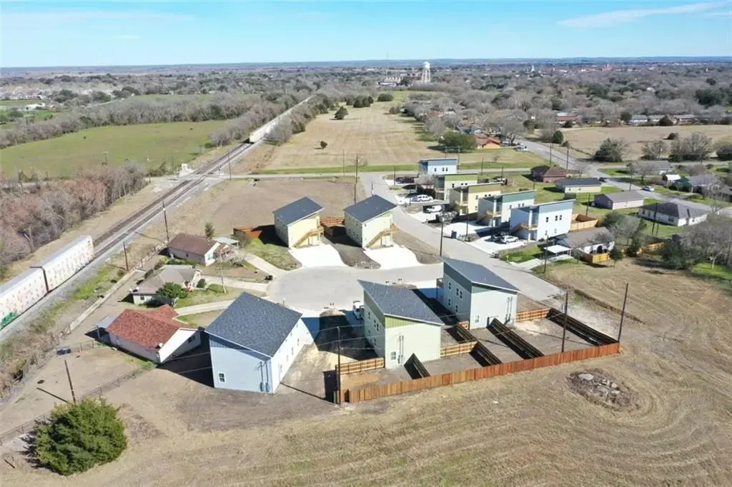 803 Hallie Cove A, Lockhart
