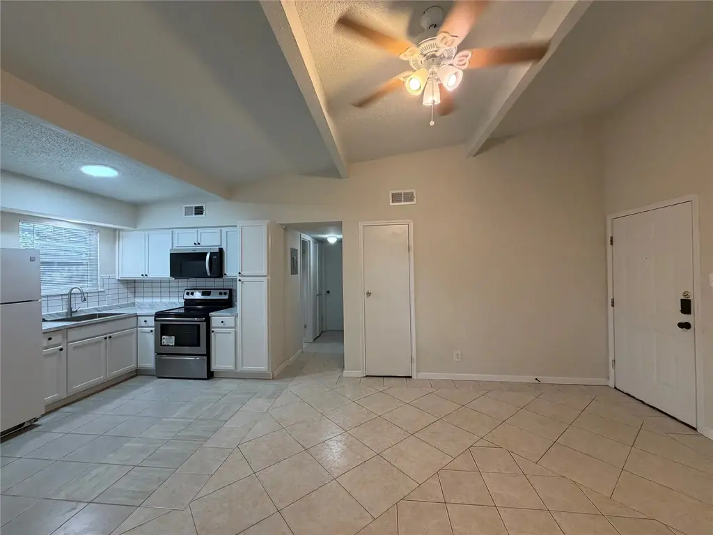 1100 N Meadows Drive 104, Austin
