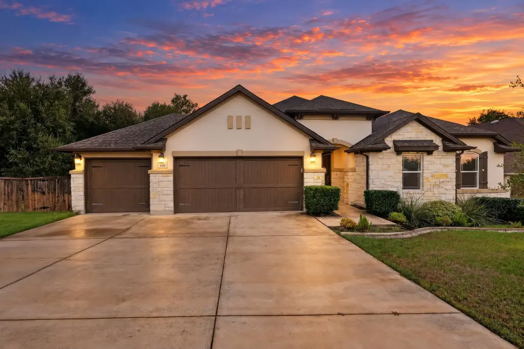 809 Lorraine Cove, Round Rock
