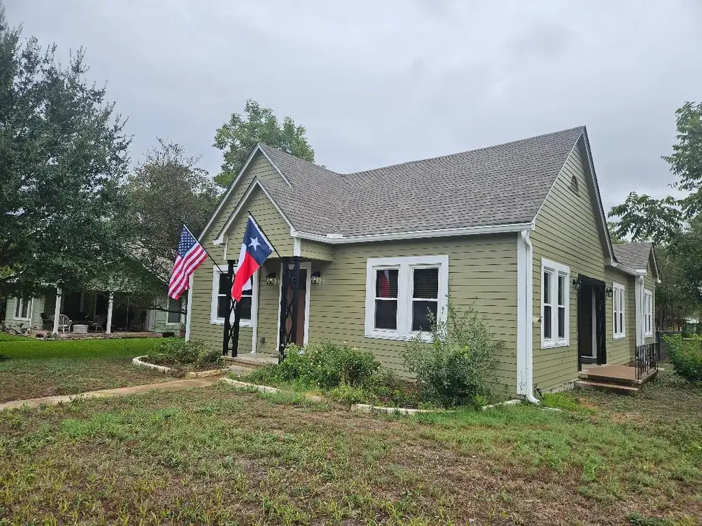 901 N Main Street, Elgin