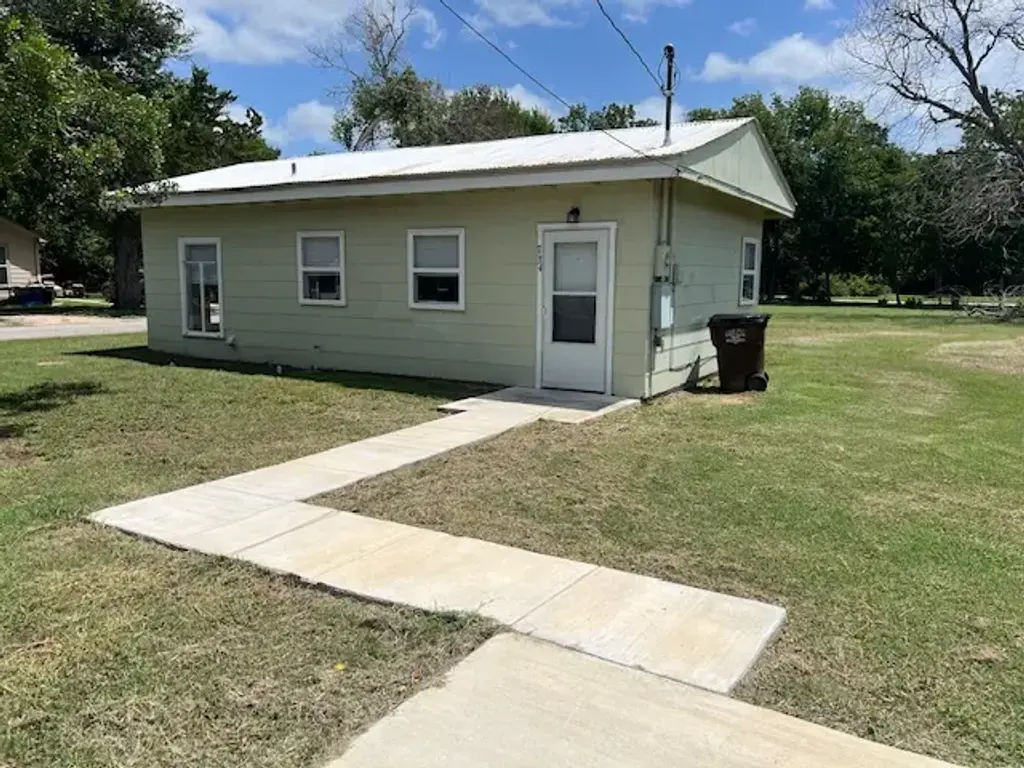 734 Trinity Street, Lockhart