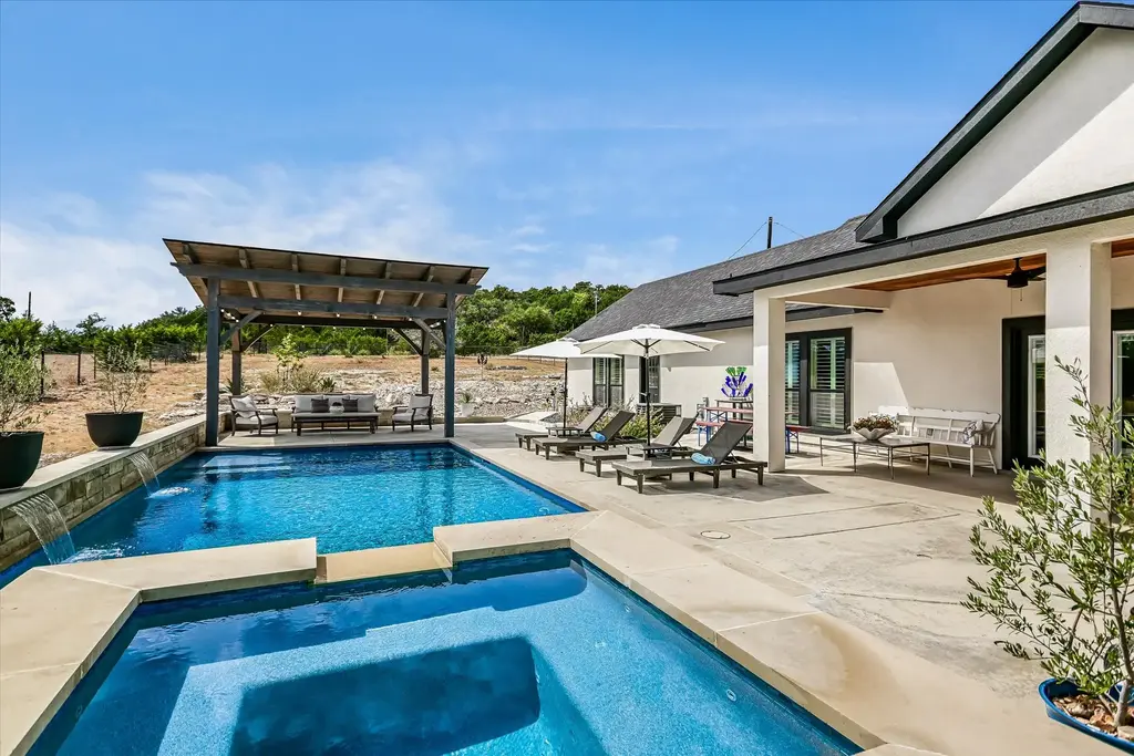 1382 Primrose Path, Canyon Lake