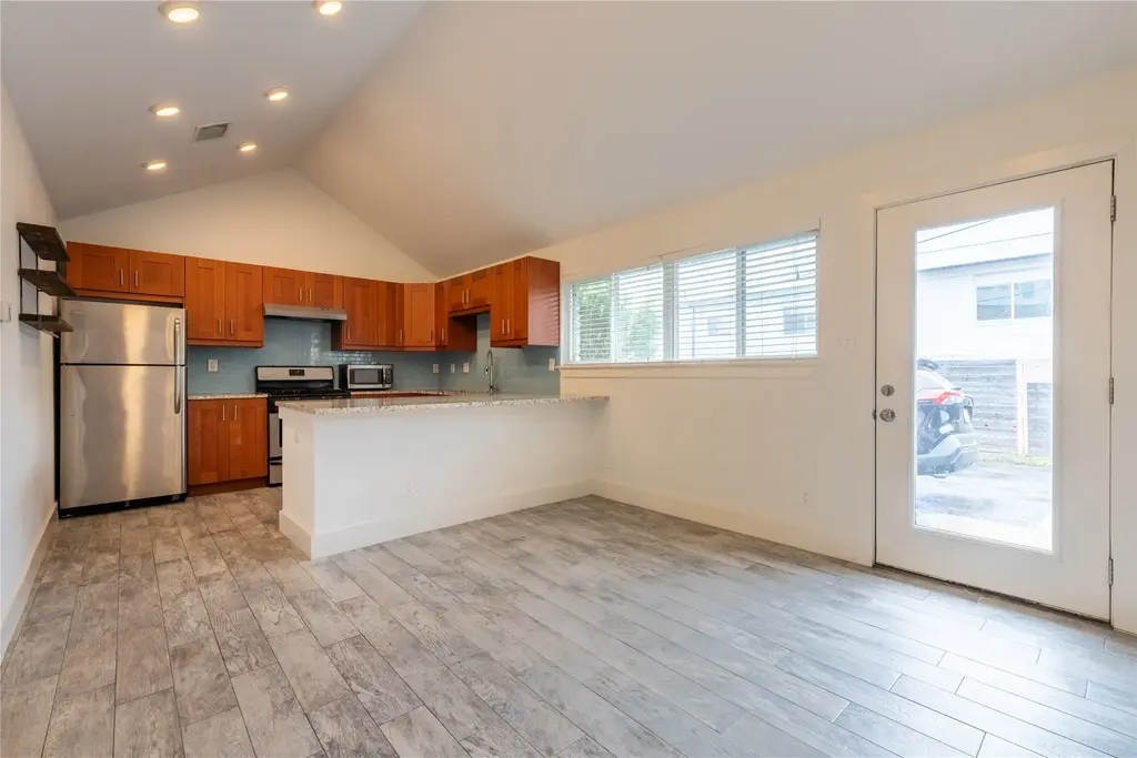 1311 E 52nd Street 4, Austin