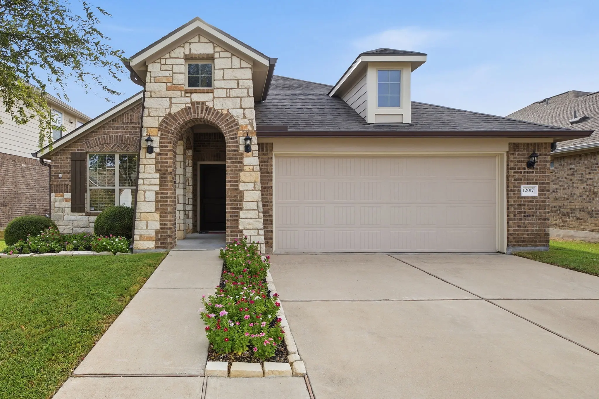 Photo of Listing #1071908