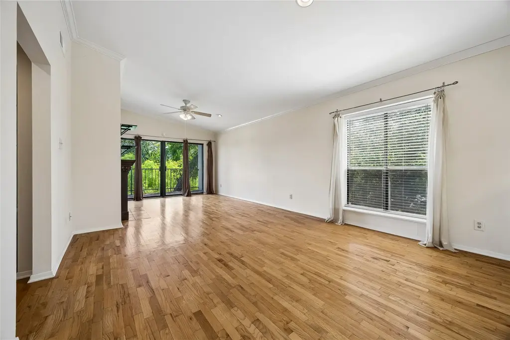 409 E 38th Street 302, Austin