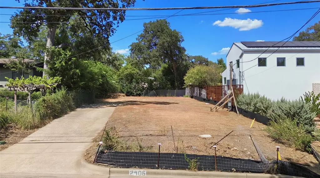 2406 W 10th Street, Austin
