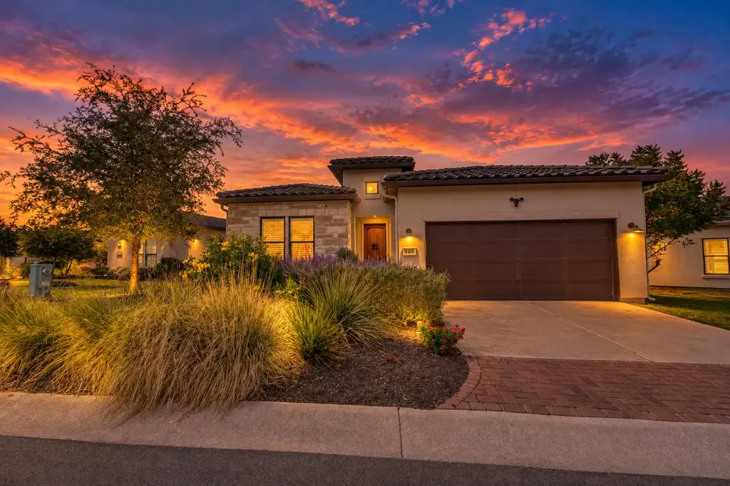 110 Rivalto Drive, Horseshoe Bay